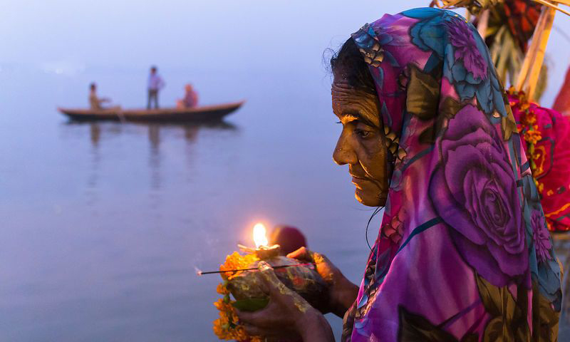 उदाउँदो सूर्यलाई अर्घ दिएर छठ चाडको अन्त्य