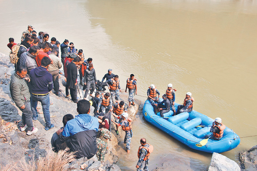 त्रिशुली नदीमा हराइरहेका तीन मध्ये दुई जनाको लास भेटियो