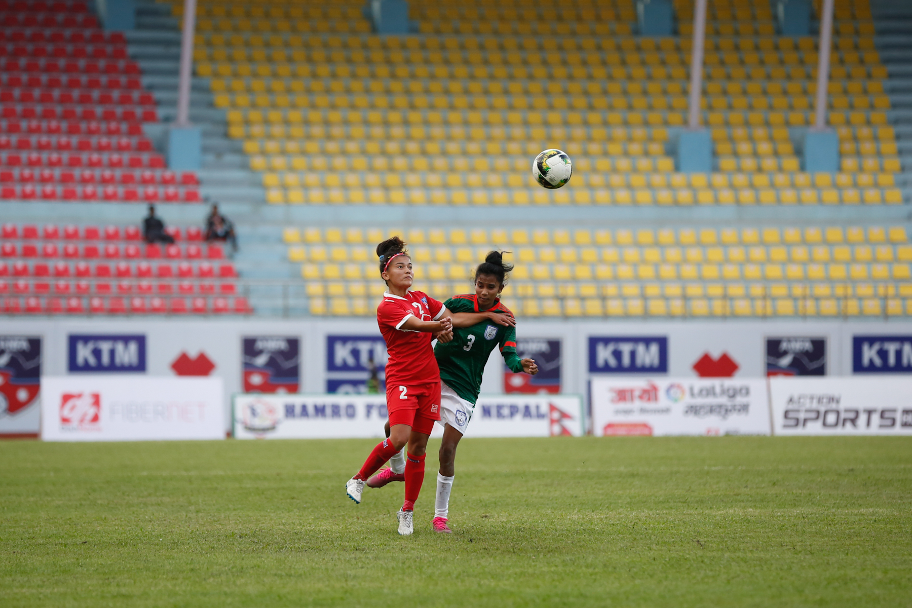 नेपाल र बंगलादेशबीचको मैत्रीपूर्ण फुटबल शुरु