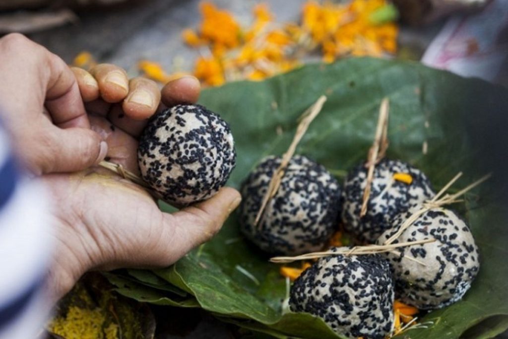 पितृपक्ष अर्थात् सोह्रश्राद्ध आज बुधबार सकिँदै, भोलिदेखि बडादसैं