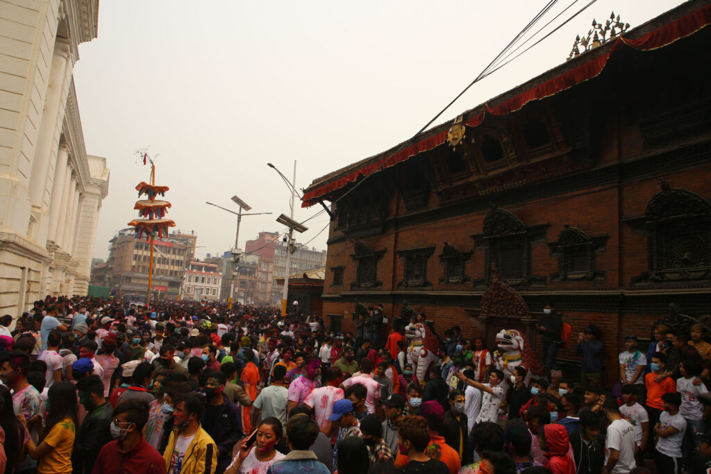 होलीमा अमर्यादित गतिविधि गर्ने १२९ जना प्रहरी नियन्त्रणमा