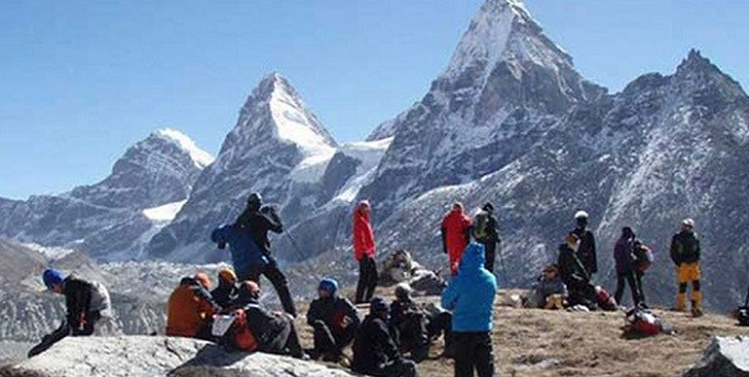 सन् २०२२ को चौथो महिना अघिल्लो महिनाको तुलनामा पर्यटक आगमन घट्यो