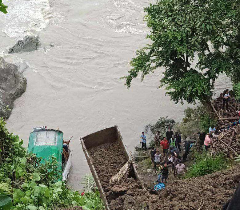 धादिङ बस दुर्घटना : गोताखोरसहित ४२ जना सशस्त्र प्रहरी परिचालन