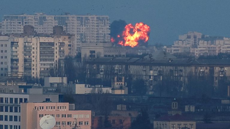 रुस द्वारा युक्रेन माथि भीषण हवाई आक्रमणमा: ३० जनाको मृत्यु