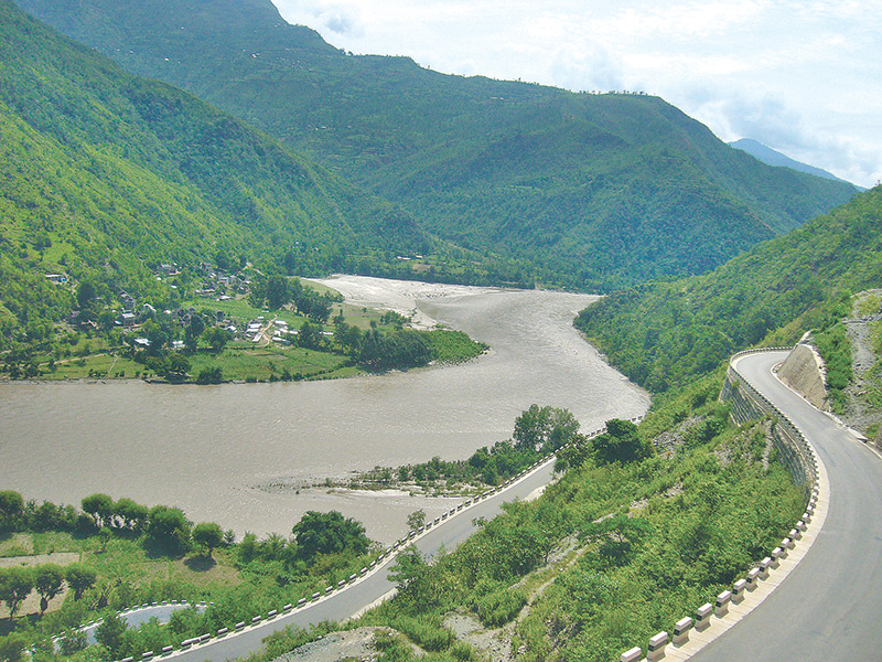 सुनकोशीमा खसेको गाडी निकालियो, भेटिएनन् तीनजना यात्रु